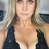 curvywifeyx from onlyfans